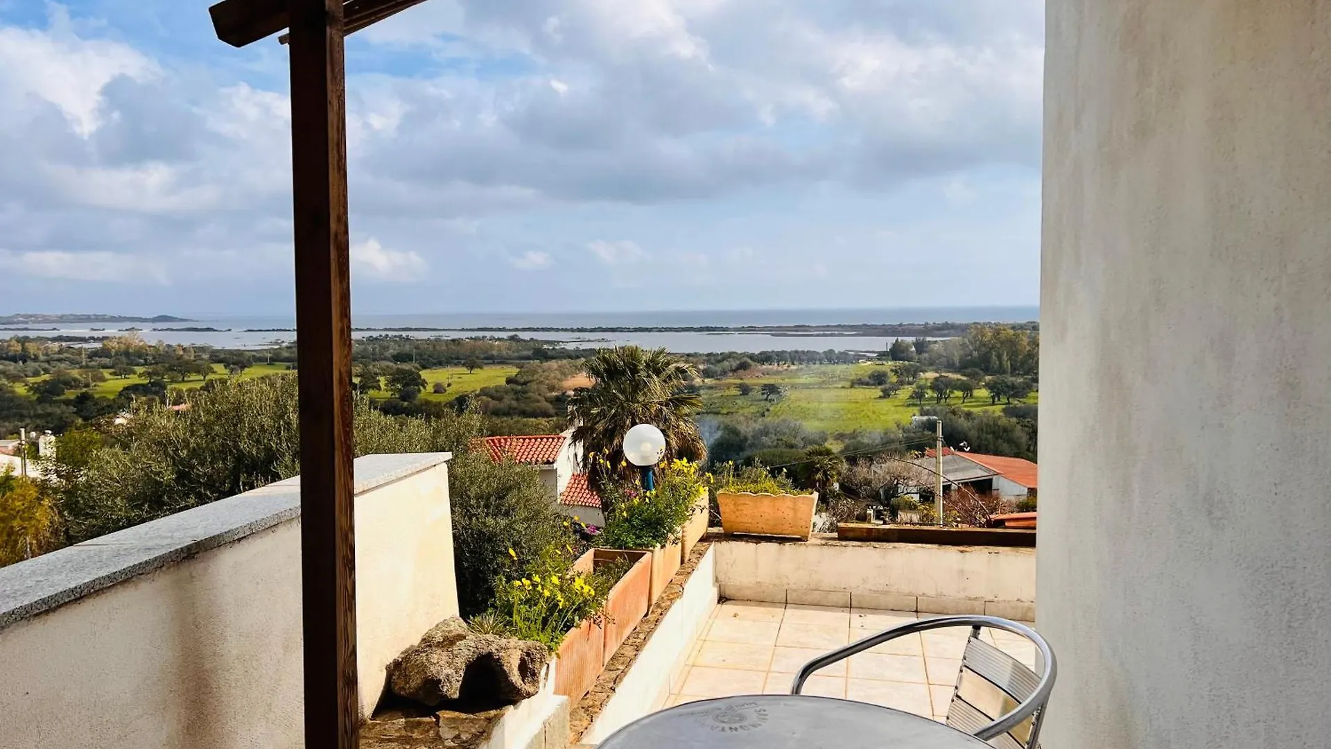Affittacamere Villa Flores Lu Lioni